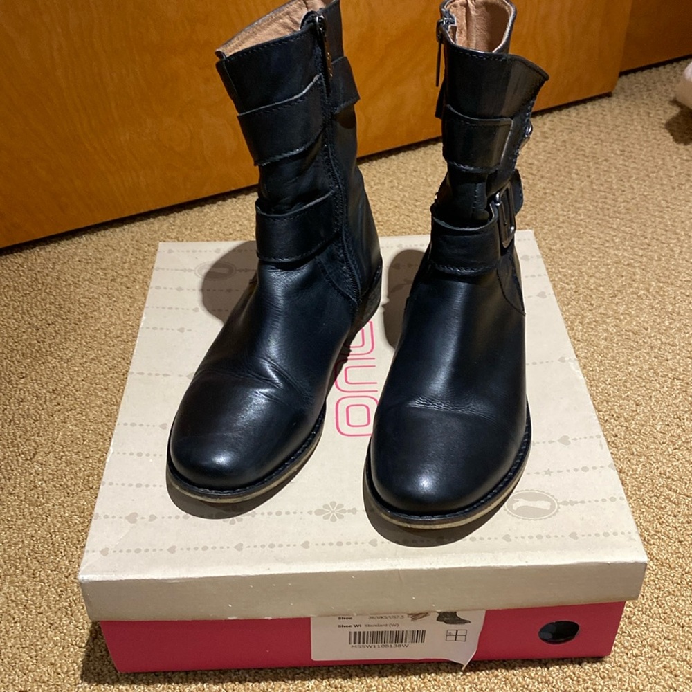 Duo black mid calf height leather boots